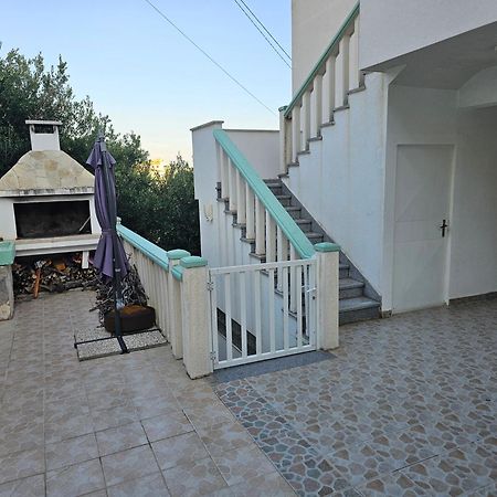 Apartments Zemunik Омиш Экстерьер фото